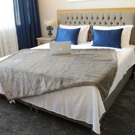 Luxury Split Apartment With View Екстер'єр фото
