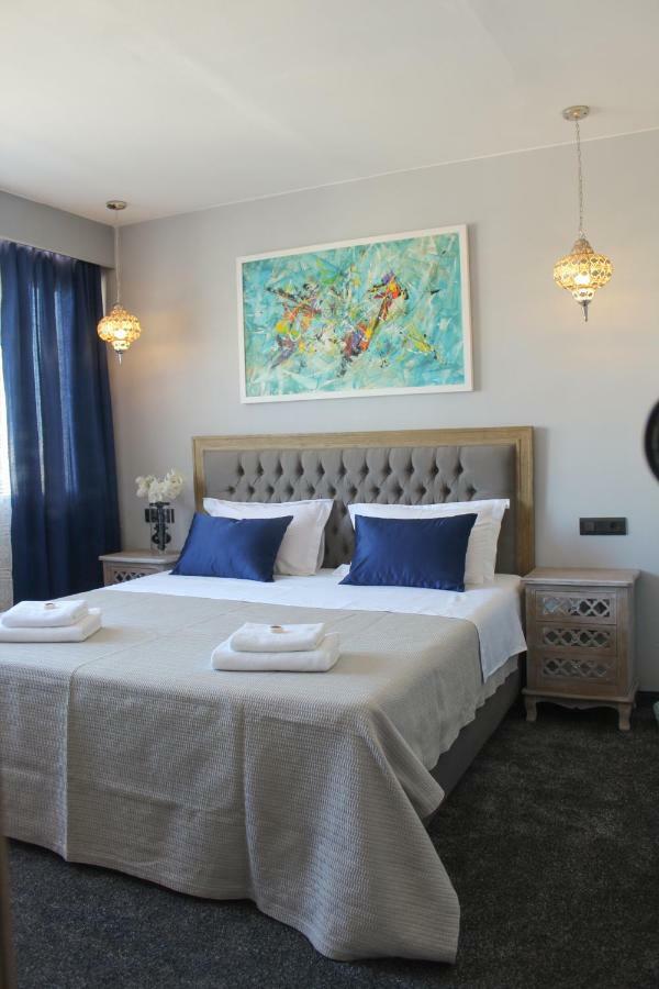 Luxury Split Apartment With View Екстер'єр фото