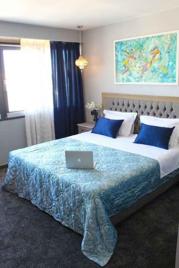 Luxury Split Apartment With View Екстер'єр фото